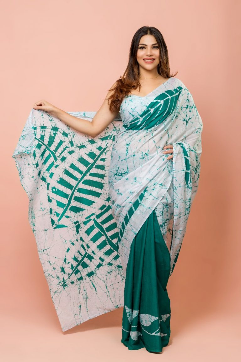 GREEN AND WHITE HANDCRAFTED BATIK SAREE B2510