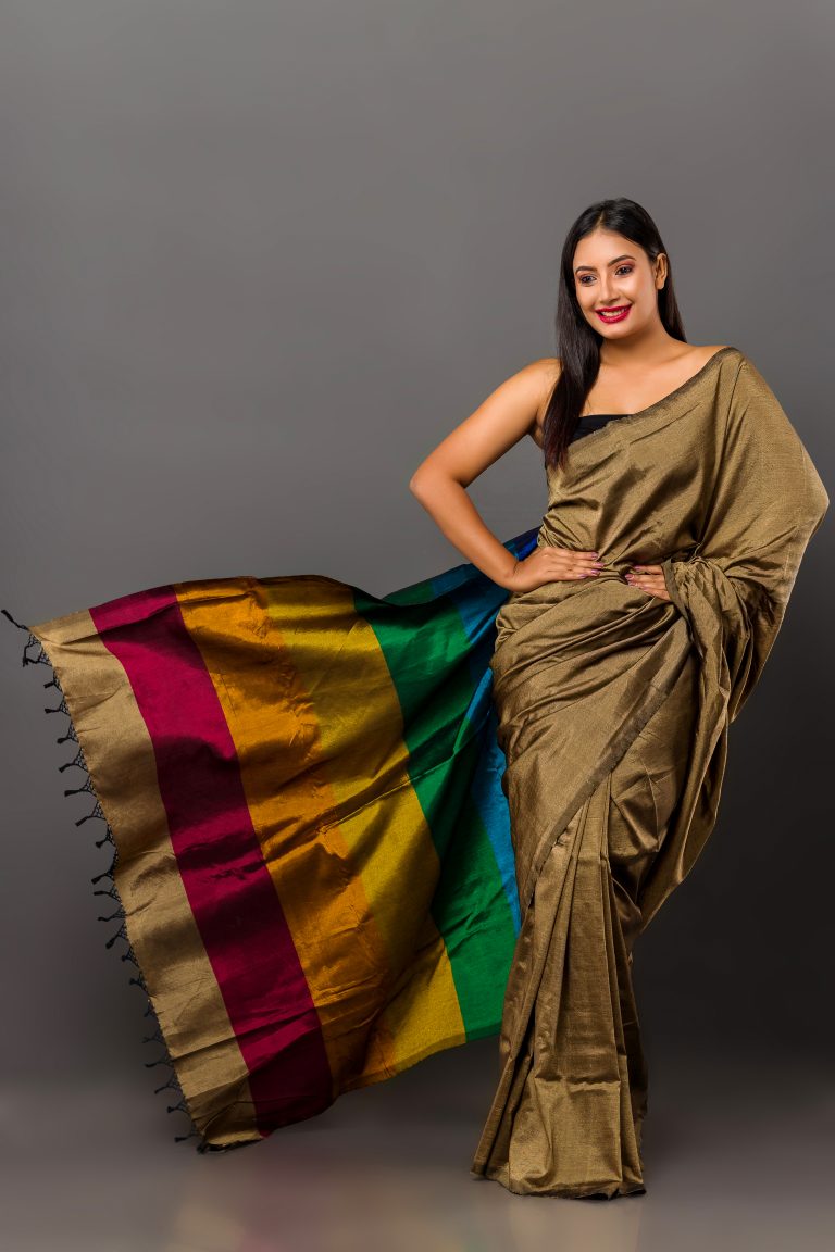 GOLD COLOUR SRI LANKAN HANDLOOM RAYON SAREE