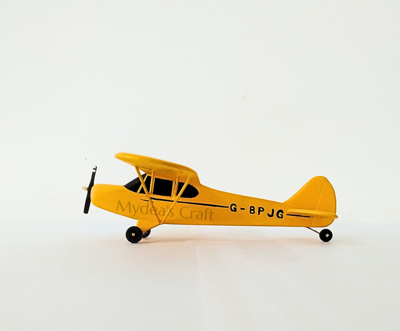 Miniature model aircraft