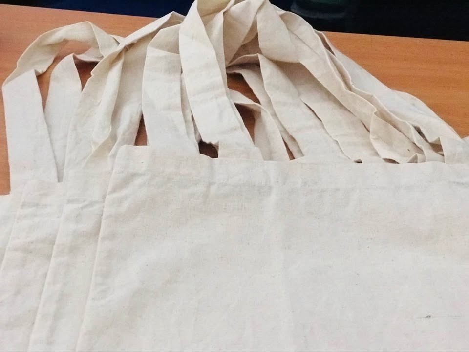 Trendy Tote Bag – Plain & Design Styles | Fashionable Everyday Bag
