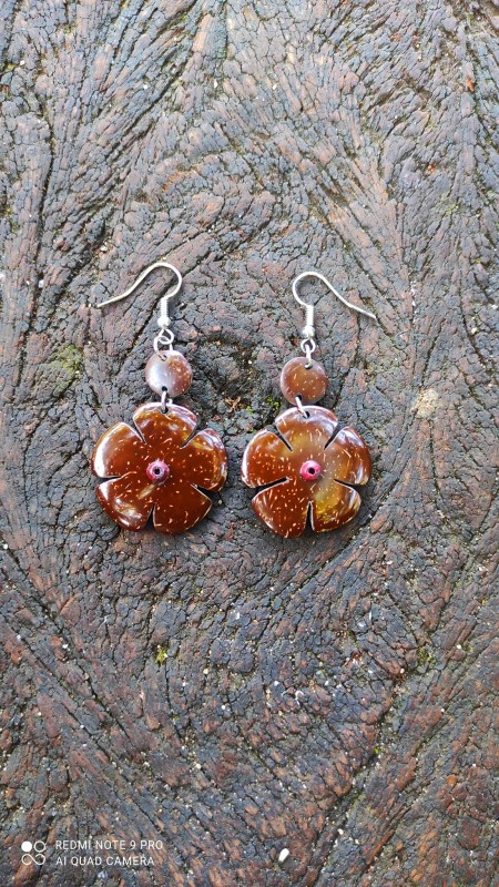 View Coconut Shell Earrings Flower Shape image
